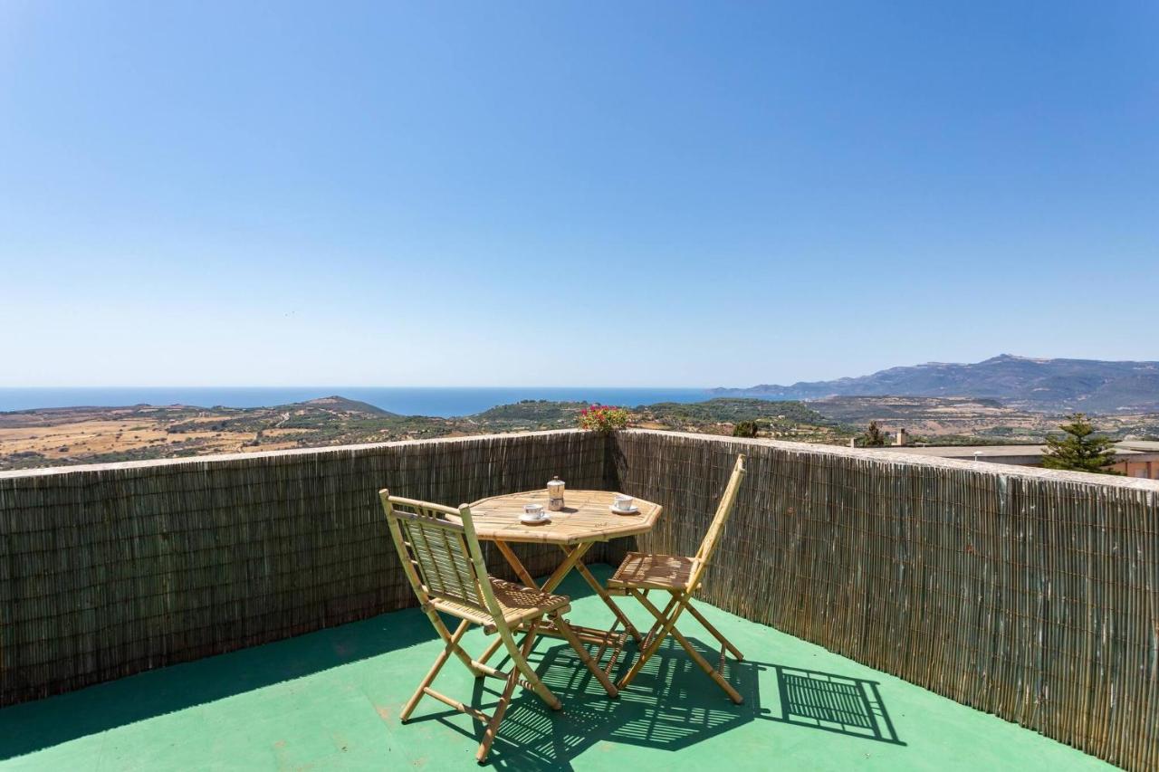 Villa The Wonderful Terrace With A View à Tresnuraghes Extérieur photo